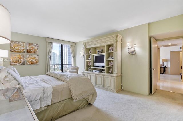 19355 Turnberry Way 8B, Aventura, FL 33180