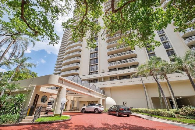 19355 Turnberry Way 8B, Aventura, FL 33180