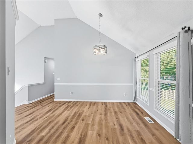 6901 N Lydia Avenue, Gladstone, MO 64118