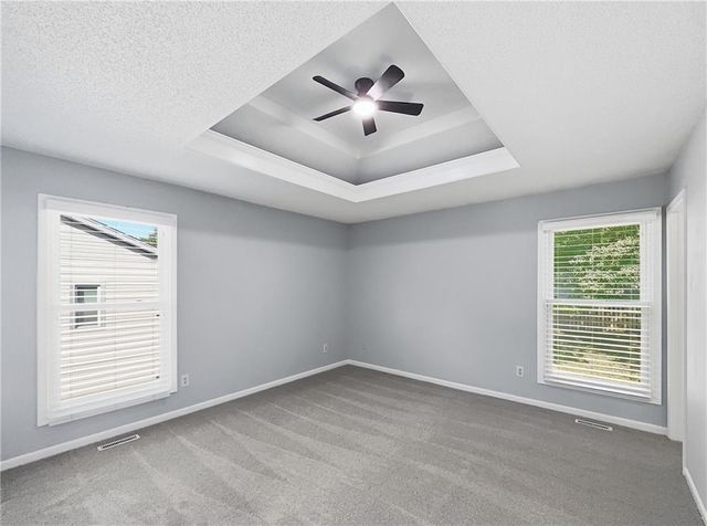 6901 N Lydia Avenue, Gladstone, MO 64118