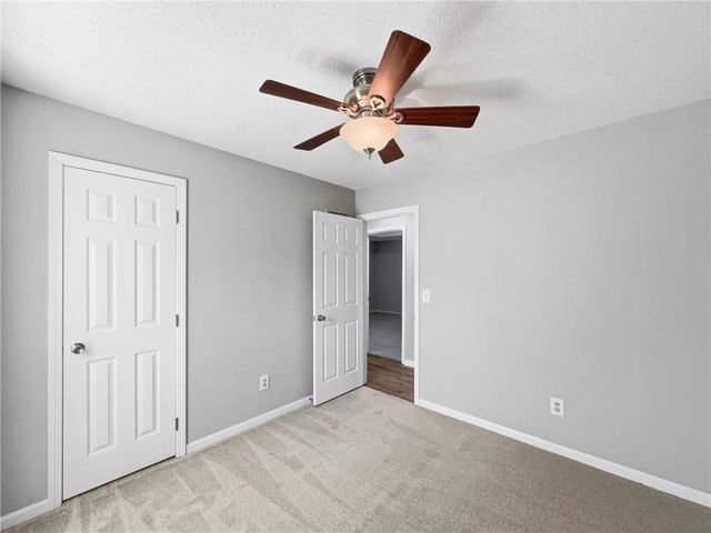 6901 N Lydia Avenue, Gladstone, MO 64118