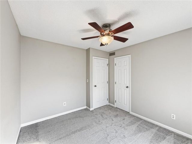 6901 N Lydia Avenue, Gladstone, MO 64118