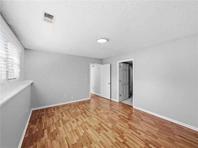 6901 N Lydia Avenue, Gladstone, MO 64118