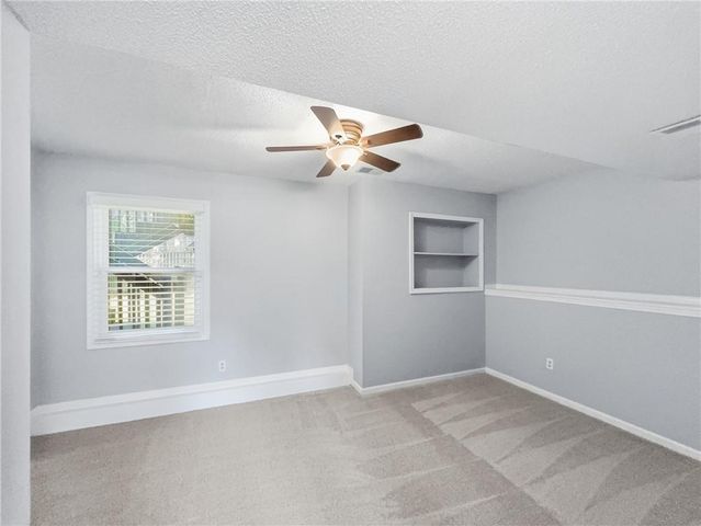 6901 N Lydia Avenue, Gladstone, MO 64118