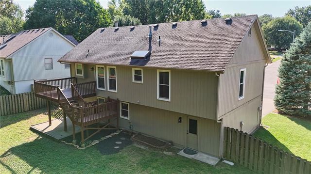 6901 N Lydia Avenue, Gladstone, MO 64118