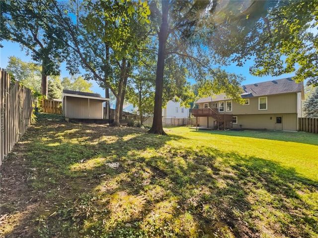 6901 N Lydia Avenue, Gladstone, MO 64118