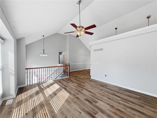 6901 N Lydia Avenue, Gladstone, MO 64118