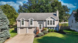 6901 N Lydia Avenue, Gladstone, MO 64118
