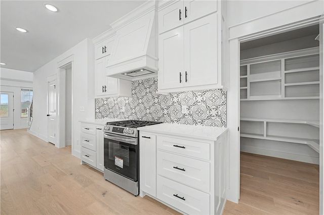 6703 High Meadow Boulevard, Bentonville, AR 72713