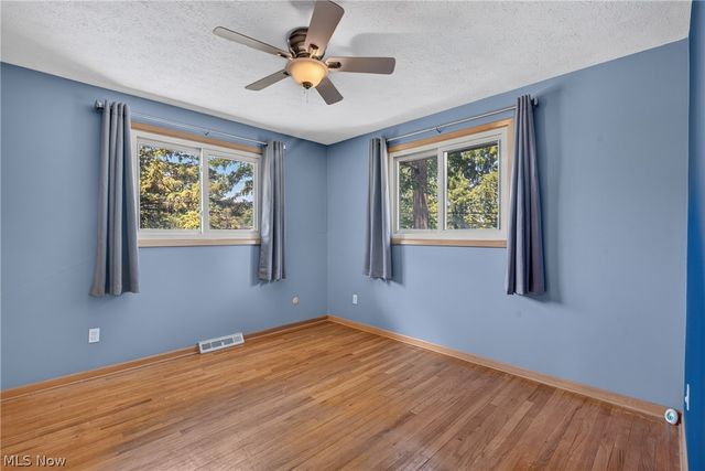 13700 Indian Creek Drive, Middleburg Heights, OH 44130