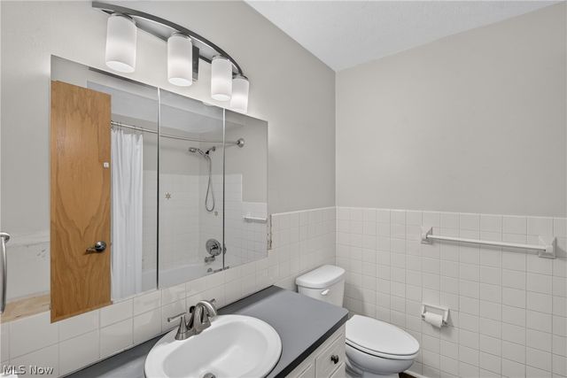 13700 Indian Creek Drive, Middleburg Heights, OH 44130