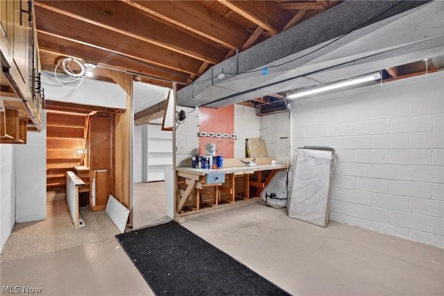 13700 Indian Creek Drive, Middleburg Heights, OH 44130