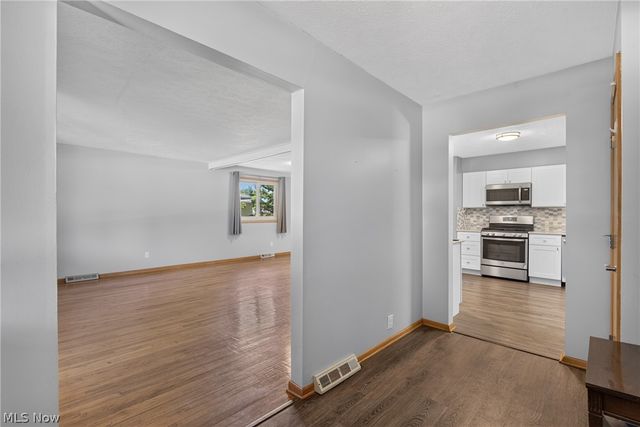 13700 Indian Creek Drive, Middleburg Heights, OH 44130
