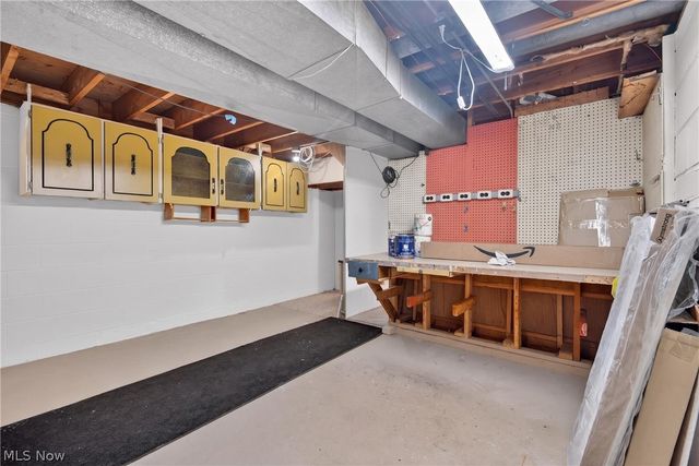 13700 Indian Creek Drive, Middleburg Heights, OH 44130