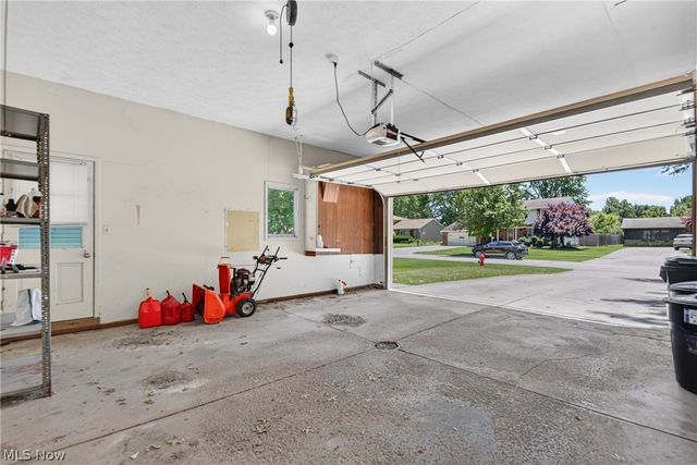 13700 Indian Creek Drive, Middleburg Heights, OH 44130