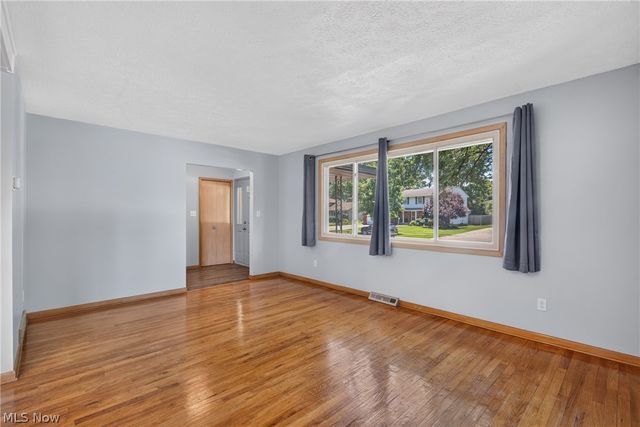 13700 Indian Creek Drive, Middleburg Heights, OH 44130