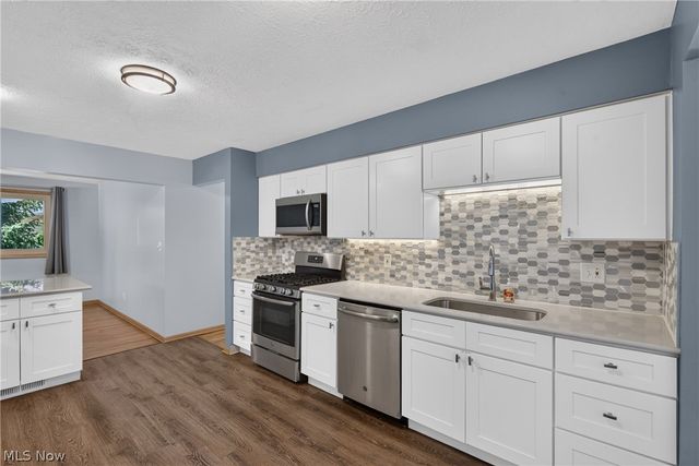 13700 Indian Creek Drive, Middleburg Heights, OH 44130