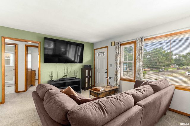 1309 S 14TH Street, Pekin, IL 61554