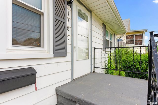 1309 S 14TH Street, Pekin, IL 61554