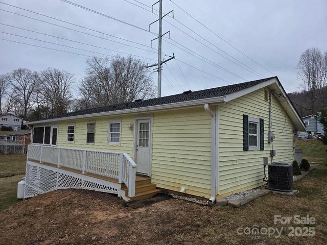 26 Azalea Road, Arden, NC 28704