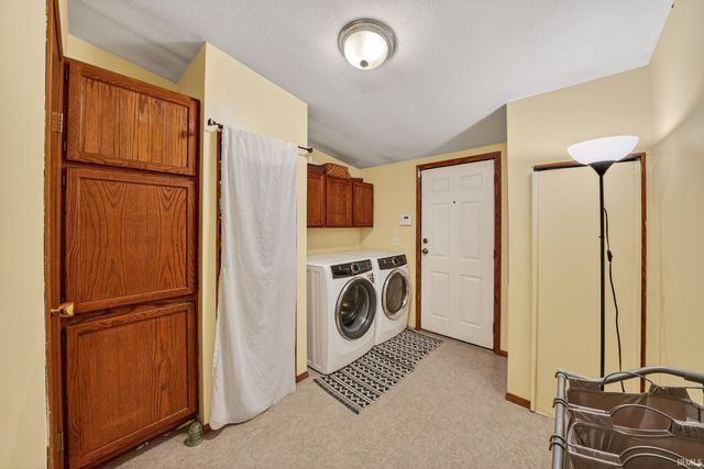 29813 County Road 2, Granger, IN 46530