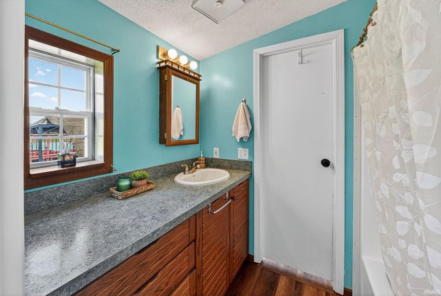 29813 County Road 2, Granger, IN 46530
