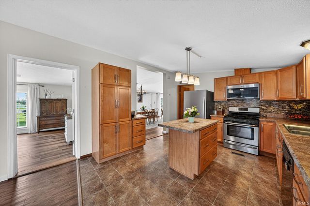 29813 County Road 2, Granger, IN 46530