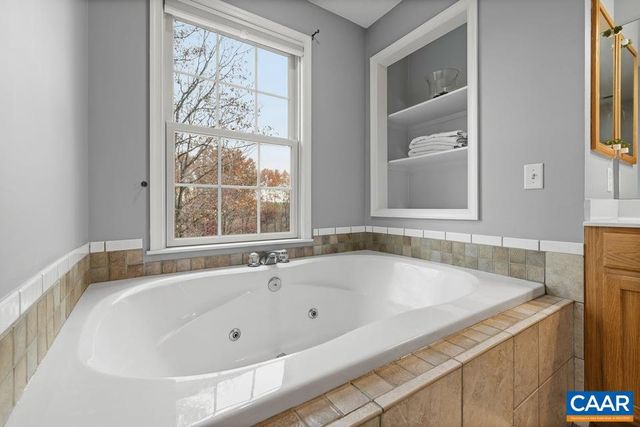 2615 DUCKS LAKE RIDGE RD, Scottsville, VA 24590