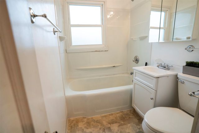 1912 59th Street, Des Moines, IA 50322