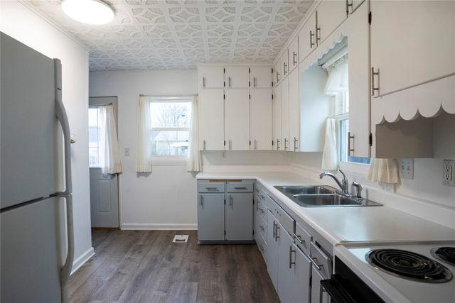 1912 59th Street, Des Moines, IA 50322