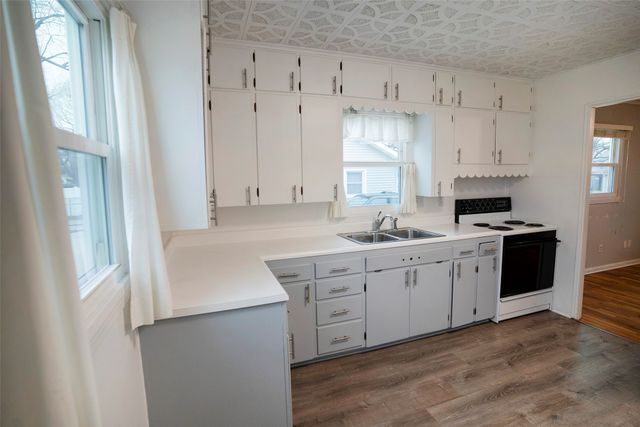 1912 59th Street, Des Moines, IA 50322