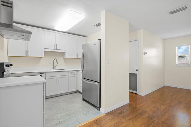 5101 18TH AVENUE N, St Petersburg, FL 33710