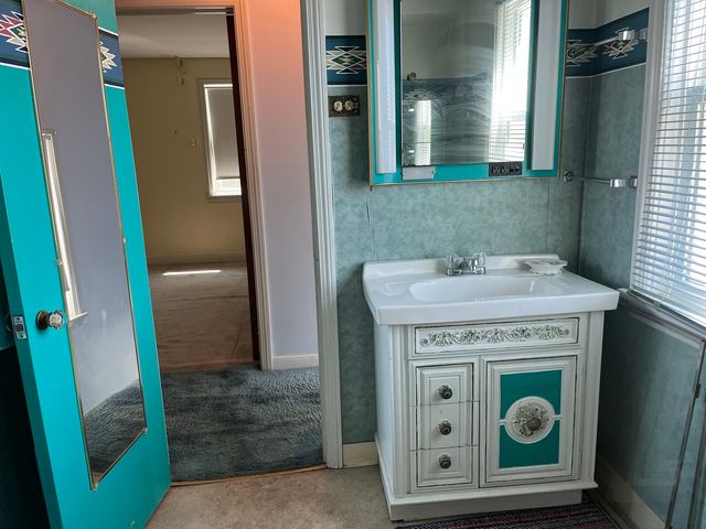 2222 S 15th Avenue, North Riverside, IL 60546