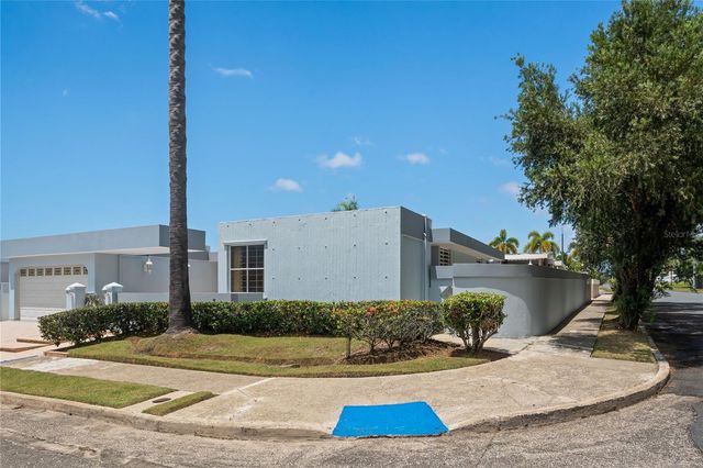 253 CALLE BAUHINIA, Toa Alta, PR 00953