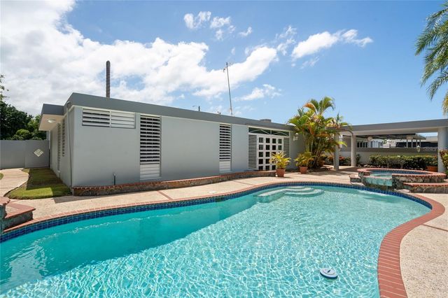 253 CALLE BAUHINIA, Toa Alta, PR 00953