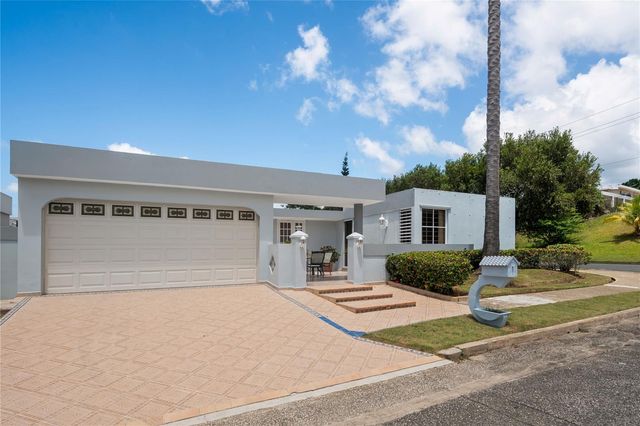 253 CALLE BAUHINIA, Toa Alta, PR 00953