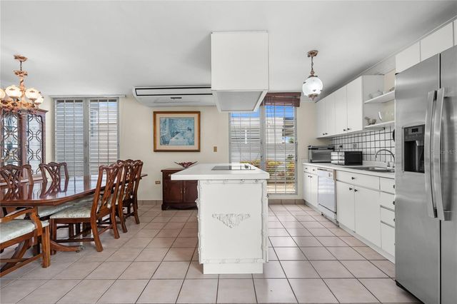 253 CALLE BAUHINIA, Toa Alta, PR 00953