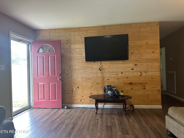 156 granby Ln Lane, Harrogate, TN 37752