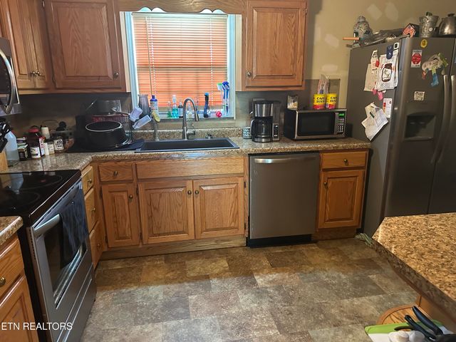 156 granby Ln Lane, Harrogate, TN 37752