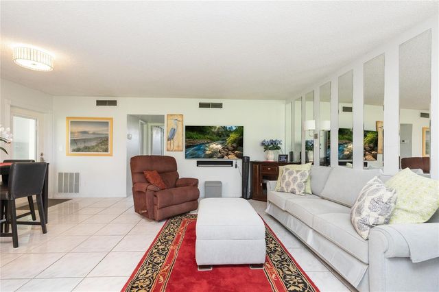 2731 NE 14th Street Causeway 110, Pompano Beach, FL 33062