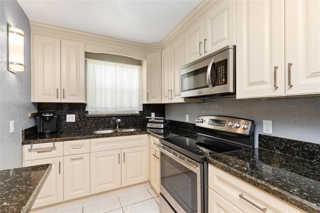 2731 NE 14th Street Causeway 110, Pompano Beach, FL 33062