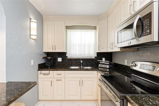 2731 NE 14th Street Causeway 110, Pompano Beach, FL 33062
