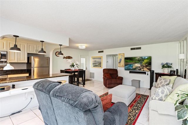 2731 NE 14th Street Causeway 110, Pompano Beach, FL 33062