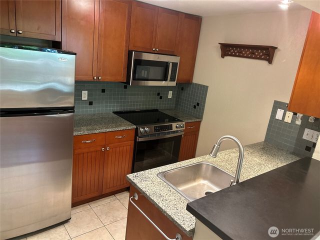 3008 N Narrows Drive #B102, Tacoma, WA 98407