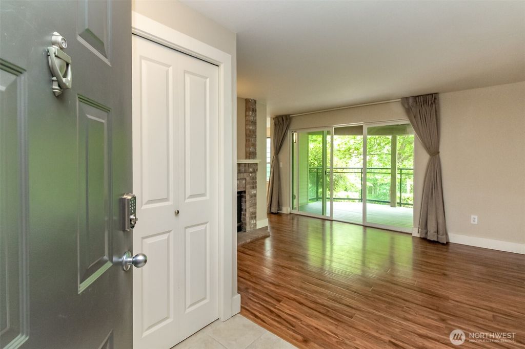 3008 N Narrows Drive #B102, Tacoma, WA 98407