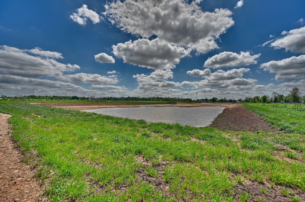 000 Bartlett Road, Sealy, TX 77474