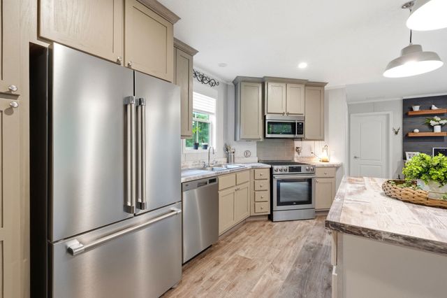 370 Edison Circle, Conway, SC 29526