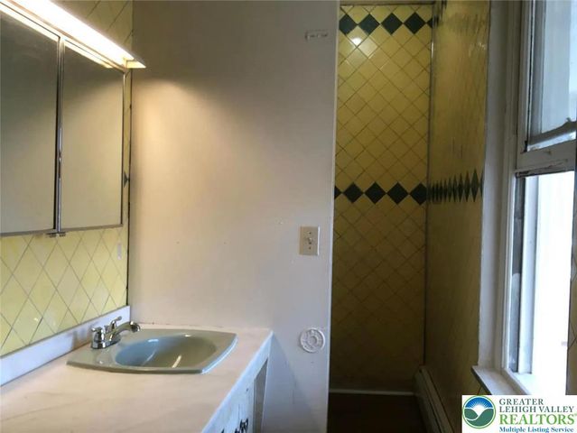 802 North 9th Street, Allentown City, PA 18102