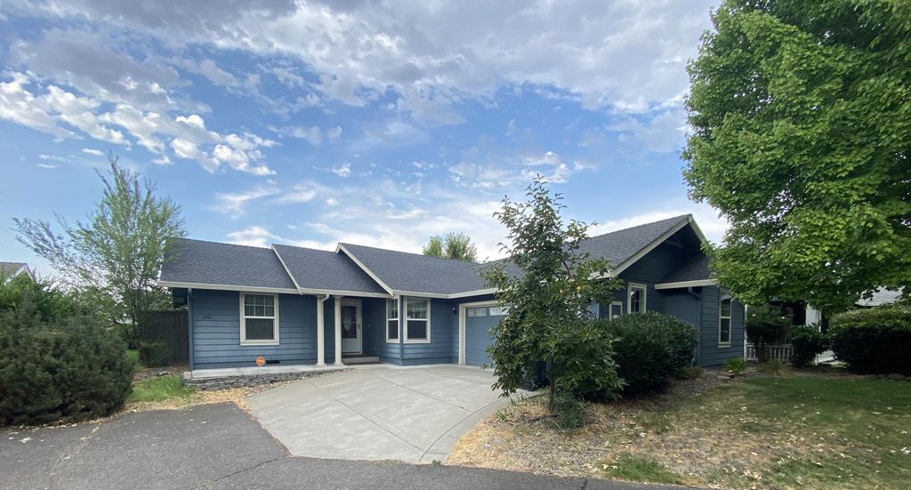 1240 Shafer Lane, Medford, OR 97501