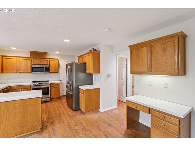 58728 PARKWOOD Dr, St Helens, OR 97051